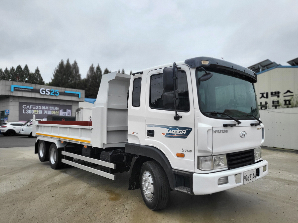 5톤후축저상롱덤프