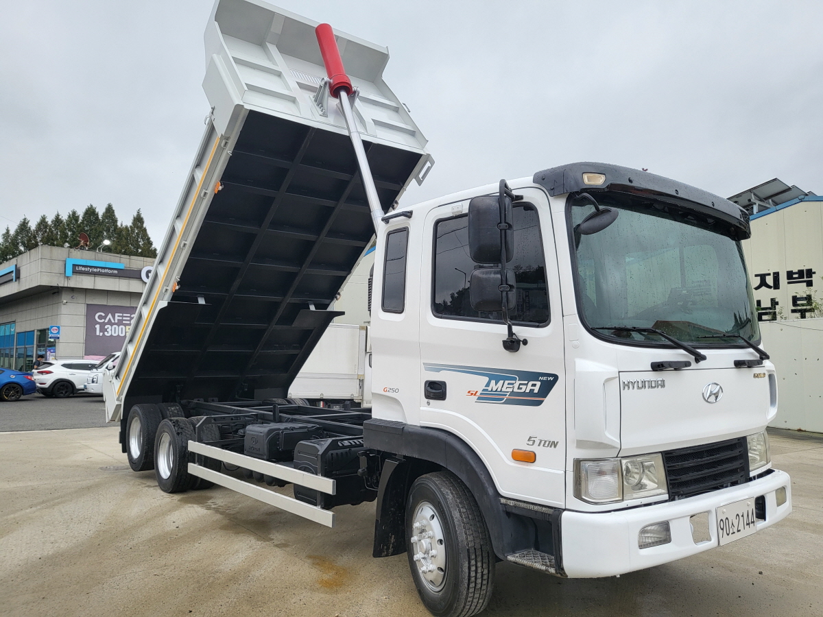 5톤후축저상롱덤프