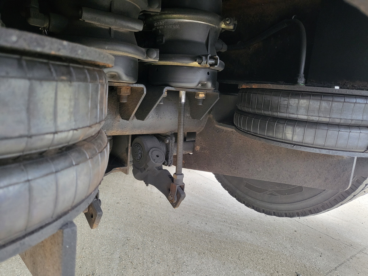 5톤후축저상롱덤프