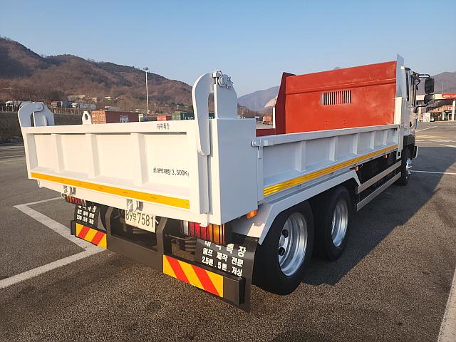 5톤후축저상롱덤프