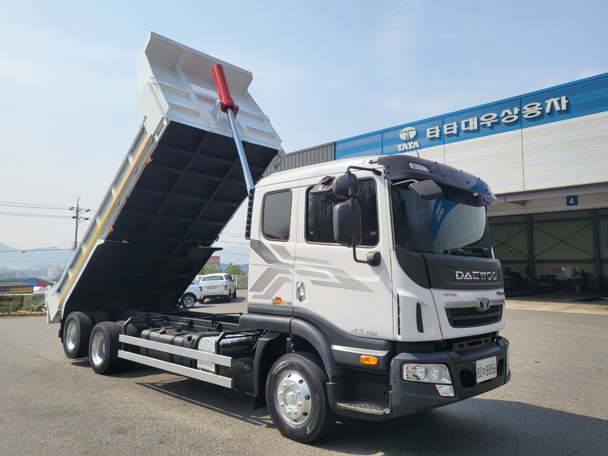 5톤후축저상롱덤프