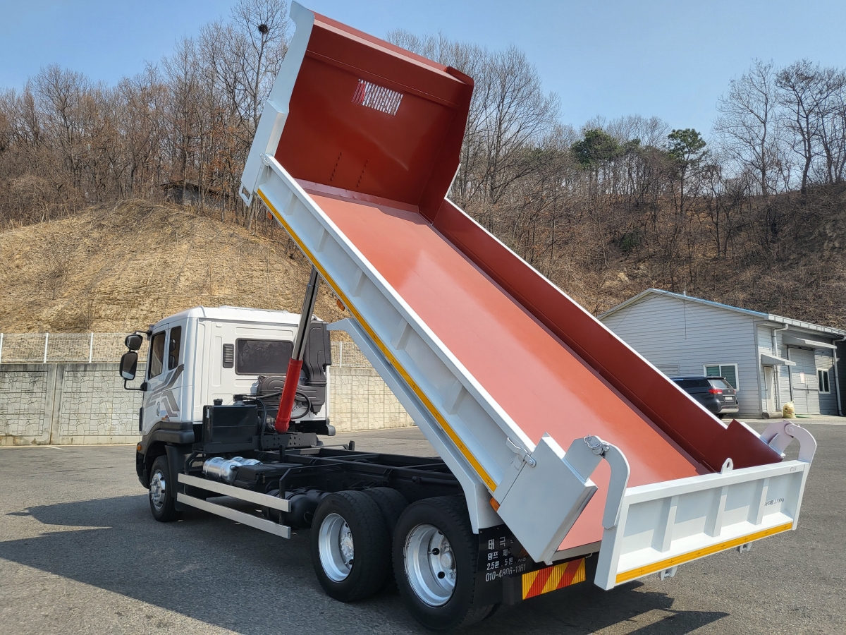 5톤후축저상롱덤프
