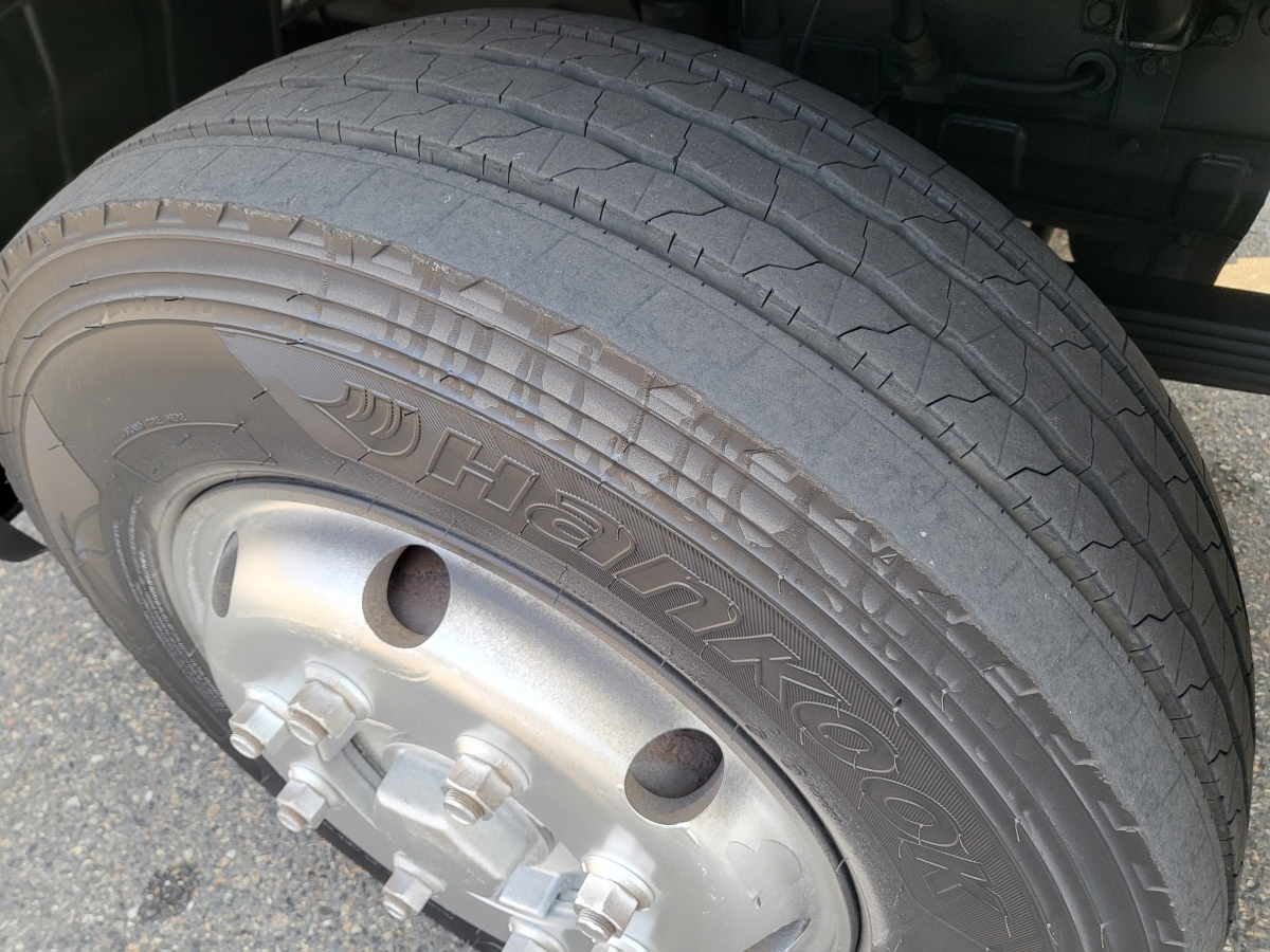 5톤후축저상롱덤프