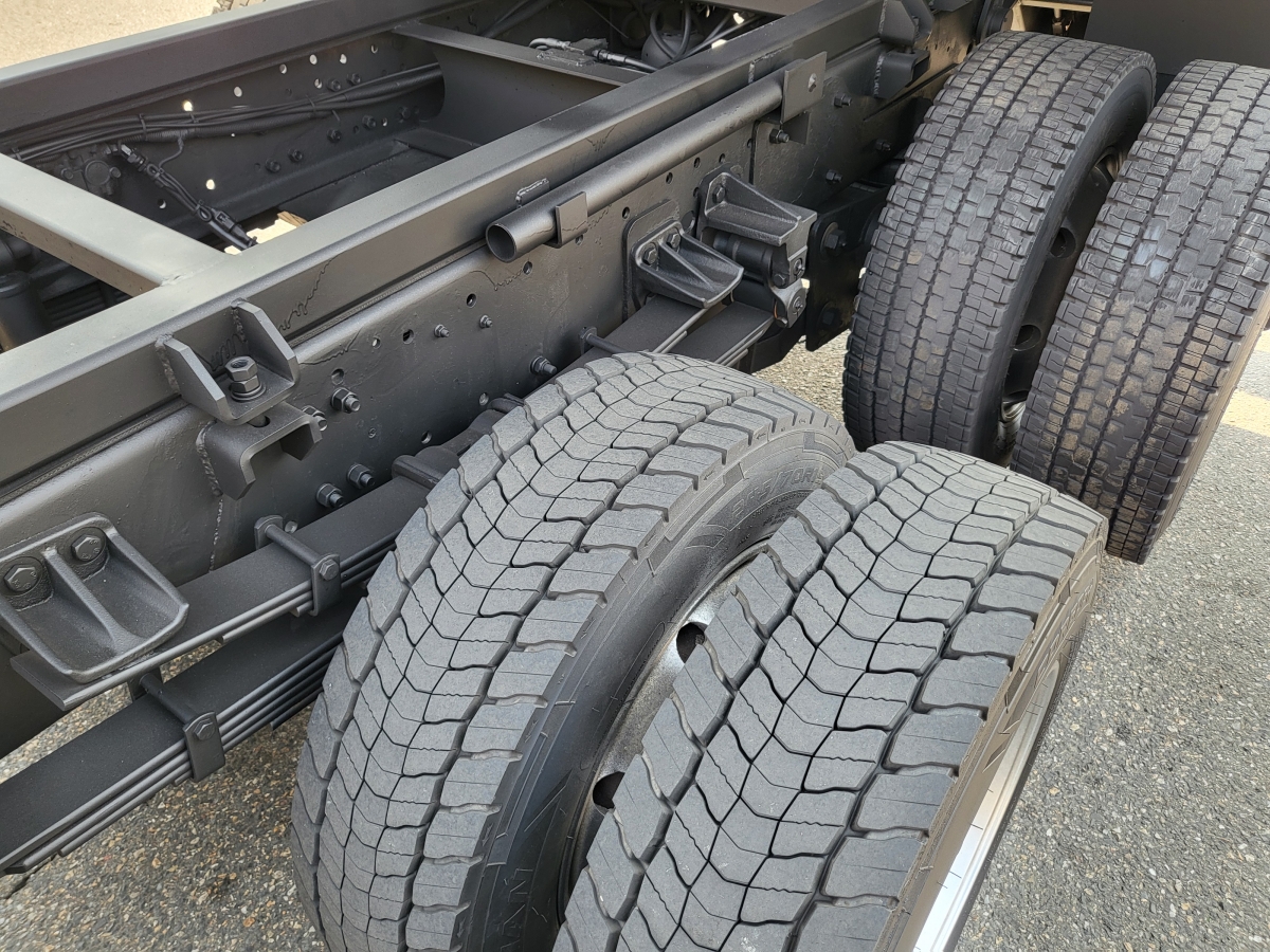 5톤후축저상롱덤프