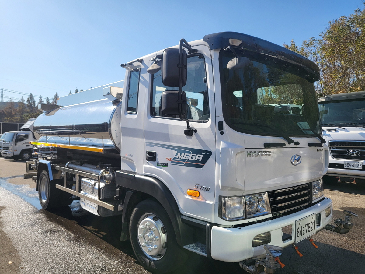 5톤8000리터살수차