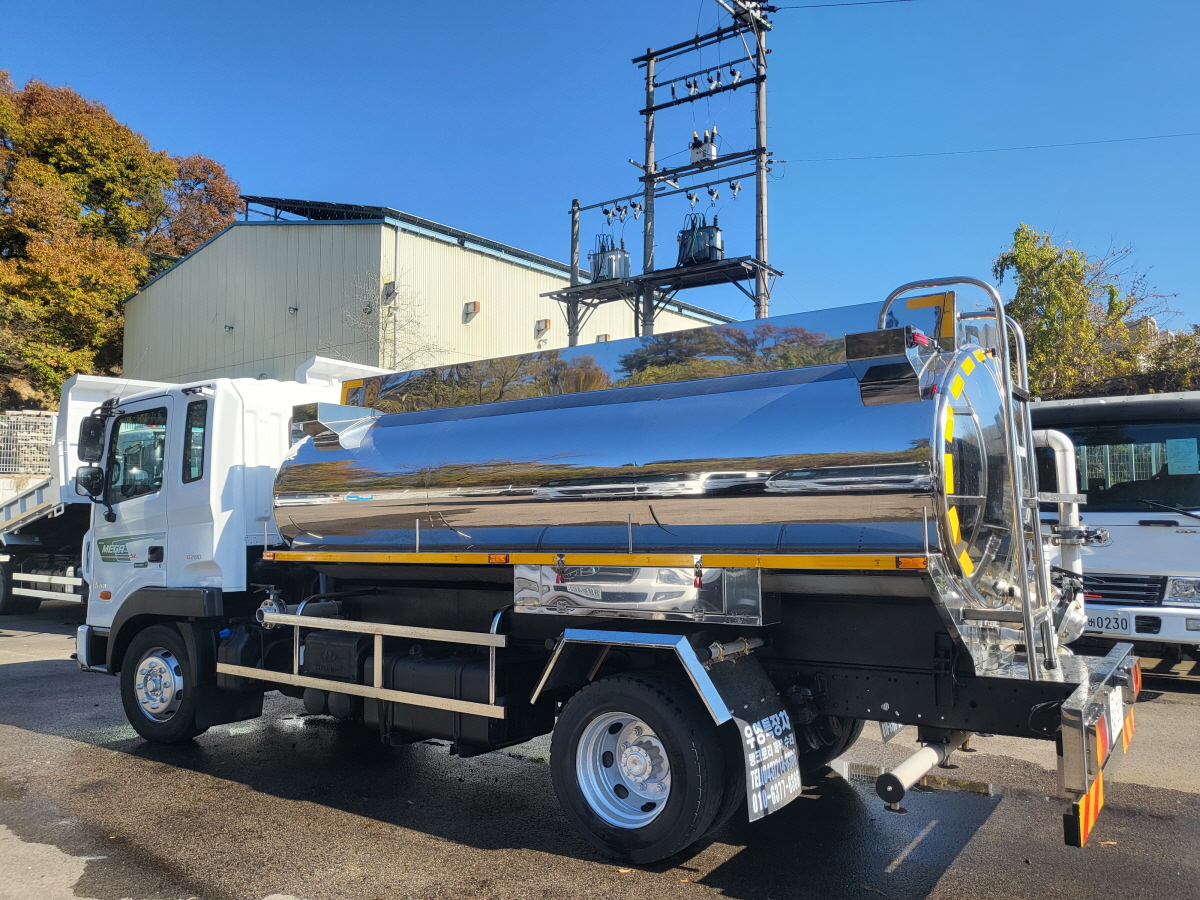 5톤8000리터살수차