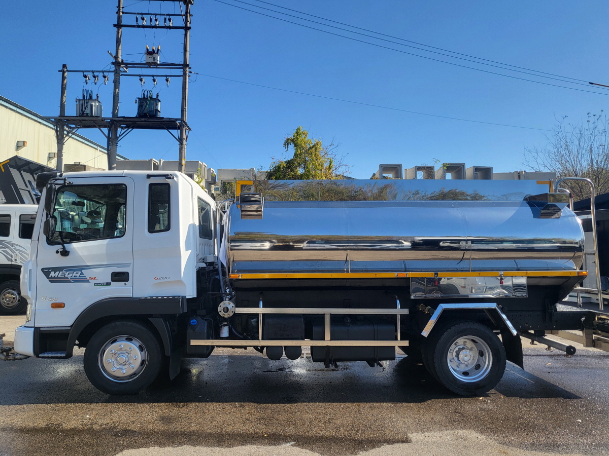 5톤8000리터살수차