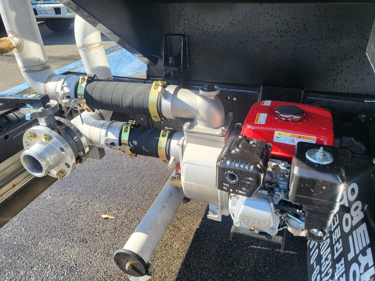 5톤8000리터살수차