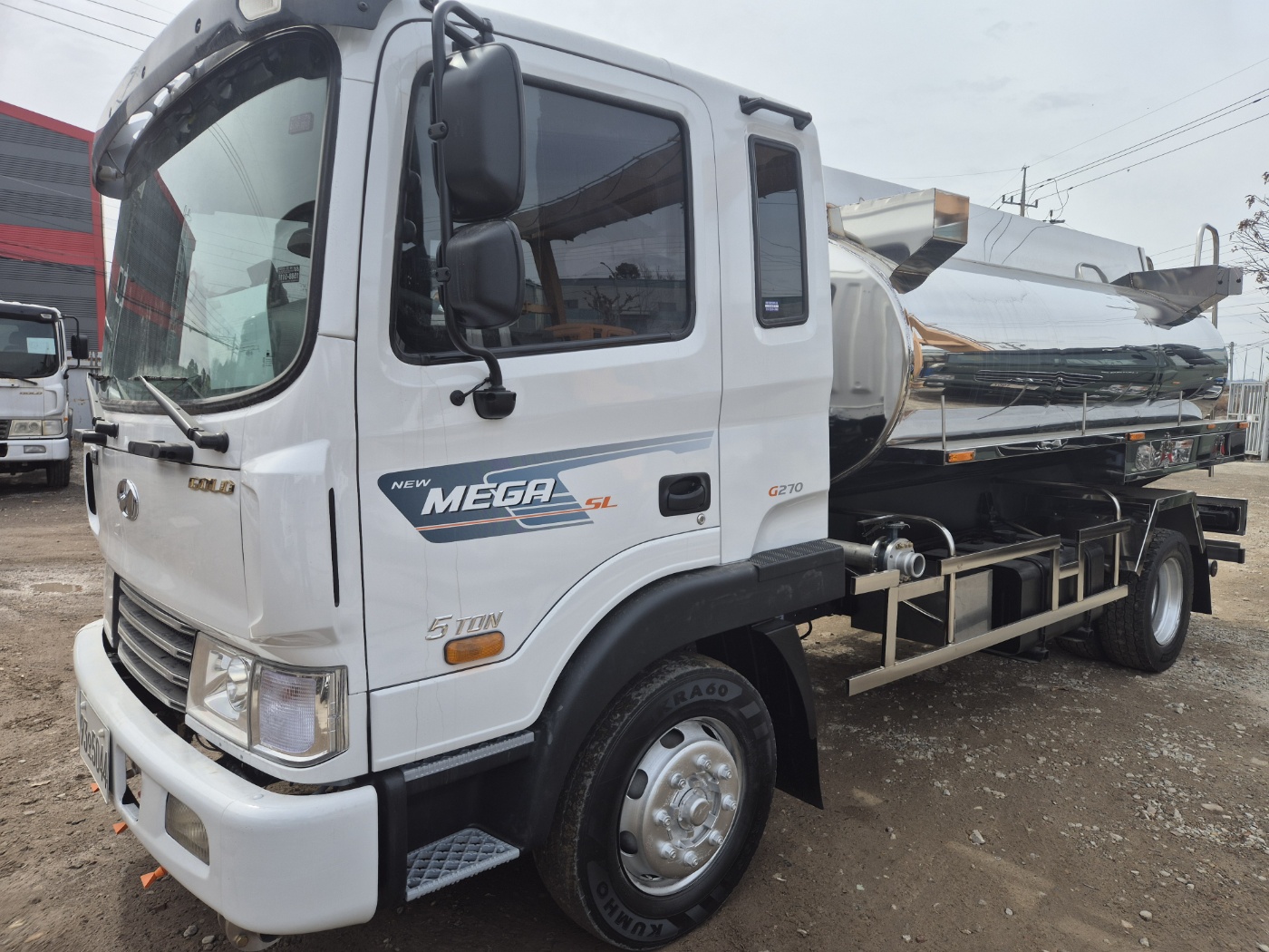 5톤8000리터살수차