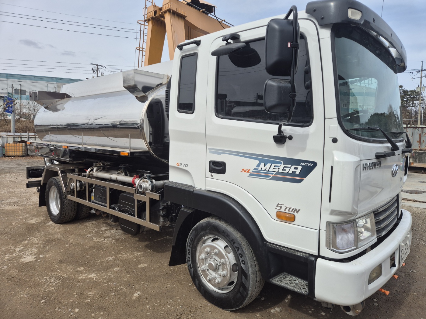 5톤8000리터살수차